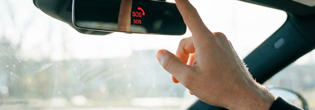 SOS knop Mercedes: werking, melding en wat te doen