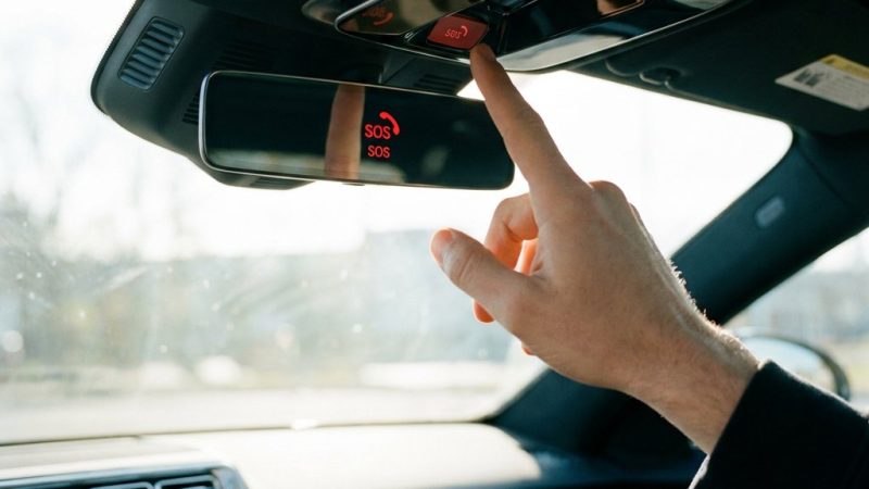 SOS knop Mercedes: werking, melding en wat te doen